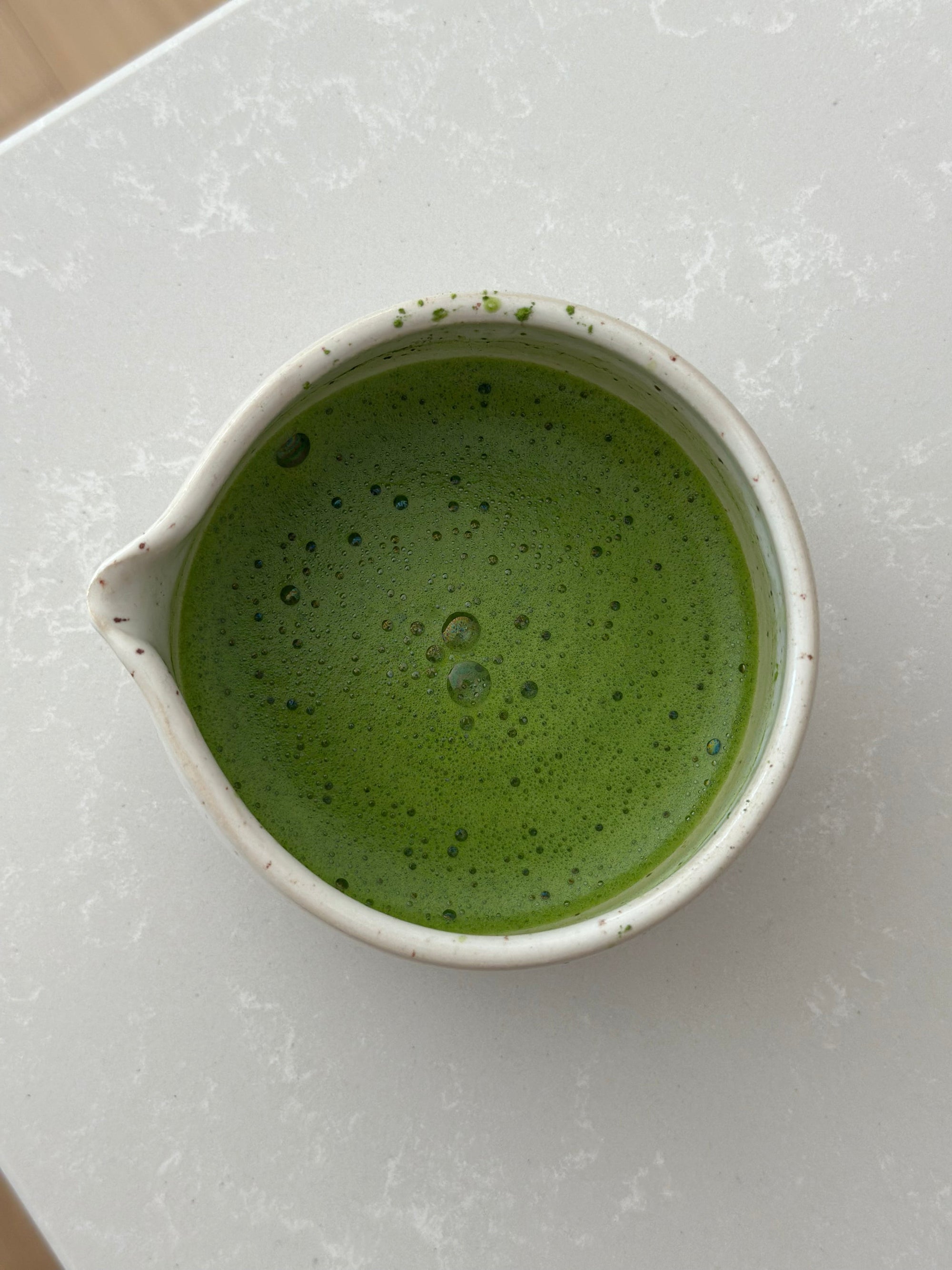 Ako si pripraviť dokonalé teplé matcha latte doma
